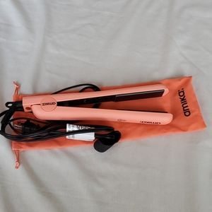 Amika Ceramic Hair Straightener in Coral Pink